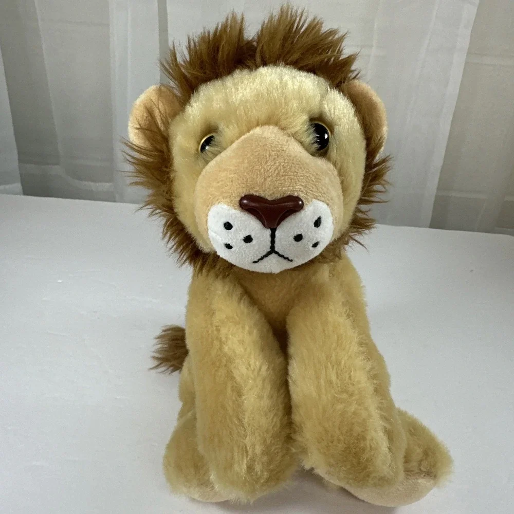 The Petting Zoo Lion 8 Inch Stuffed Animal‎ Plush Toy